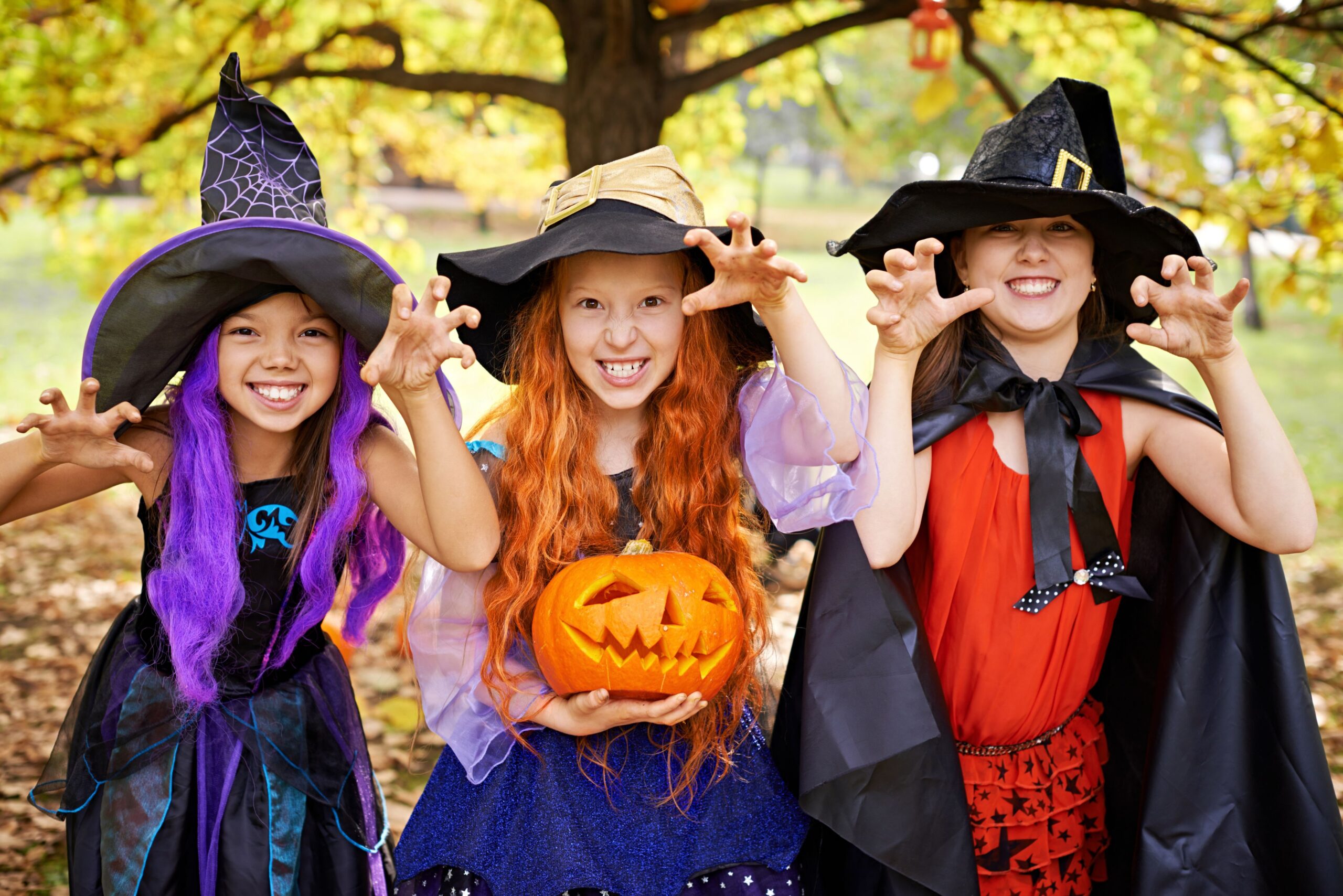 Какого дня хэллоуин. Хэллоуин для детей. Хэллоуин детский праздник. Костюмы для Хэллоуина. Праздник Хэллоуин костюмы.
